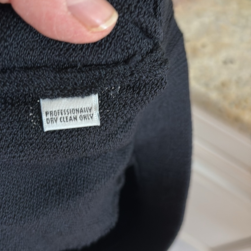 St. John Luxury Brand Black High-Waisted Timeless Knit Pants. EUC - Picture 9 of 10